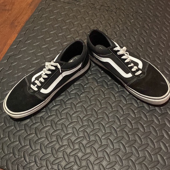 Men’s size 10.5 vans - Picture 2 of 3